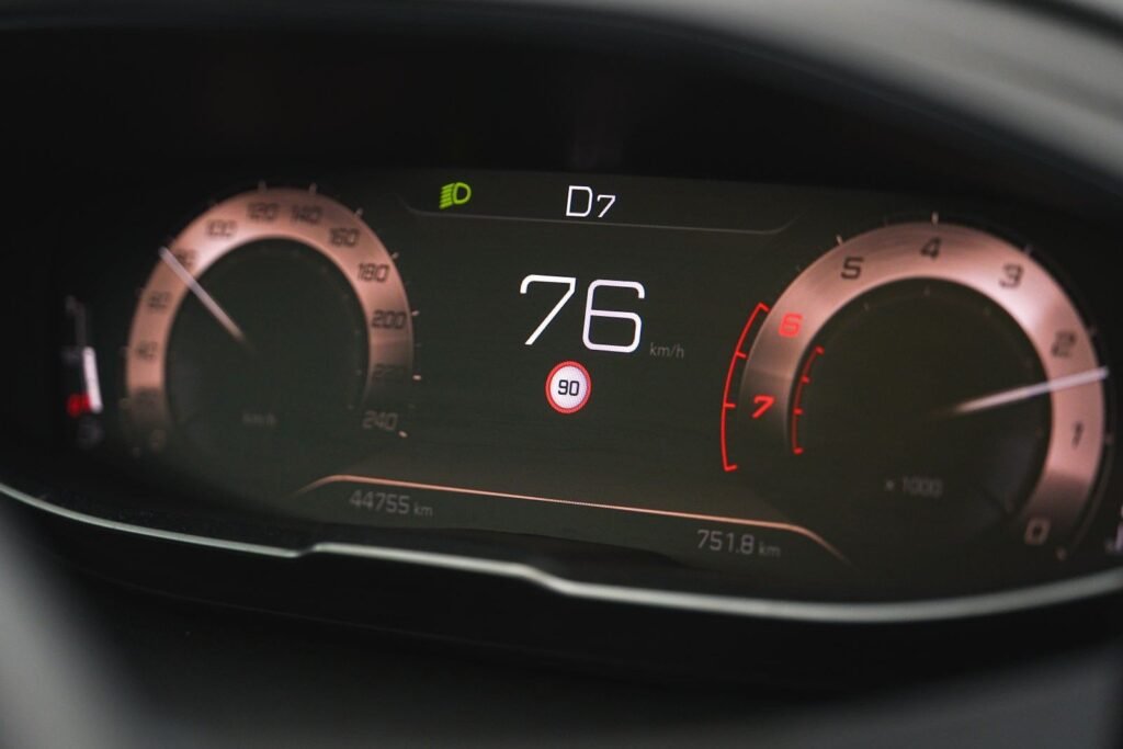 Peugeot 208 Active Pack PureTech 75 — photo 5